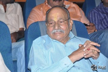 Chiranjeevi at Sachin Tendulkar Kadu Premiere Show